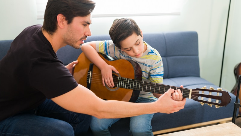 Biaya Kursus Gitar di Jakarta untuk Anak dan Remaja