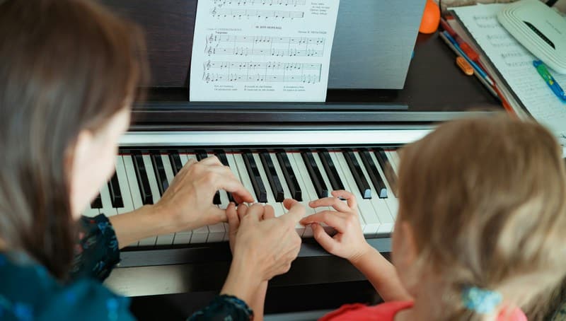 Berapa Lama Belajar Piano untuk Pemula Sampai Bisa?