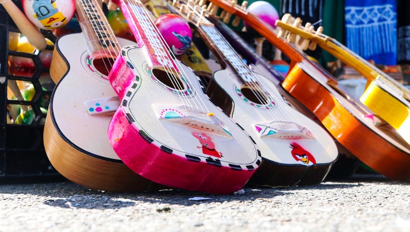 Rekomendasi Gitar Akustik untuk Pemula: Cara Memilih Gitar yang Tepat