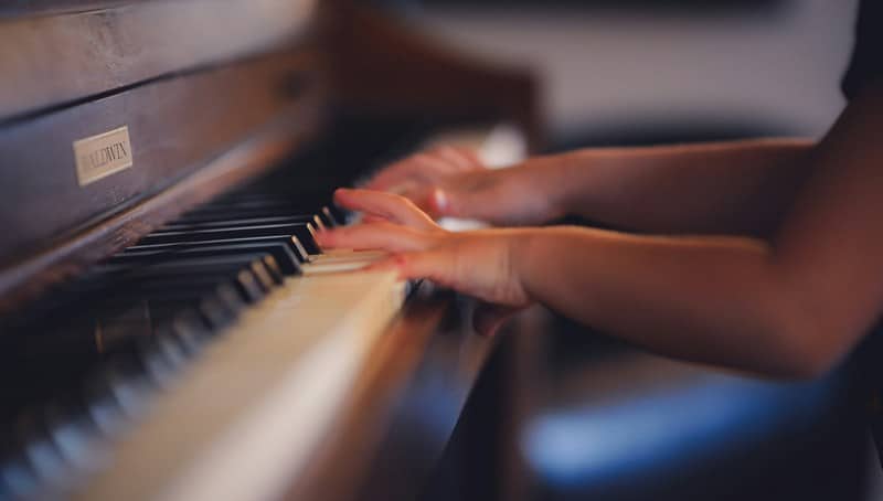 Peran Piano dalam Tumbuh Kembang Anak dan Manfaatnya
